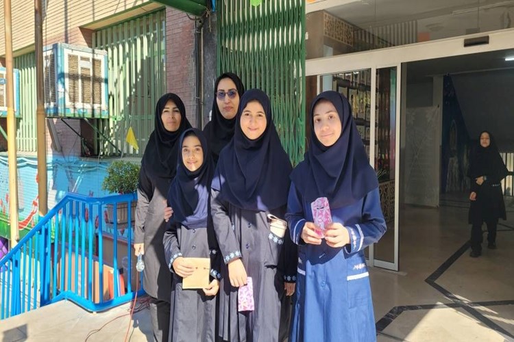 تقدیر از دانش آموزان ورزشکار دبستان