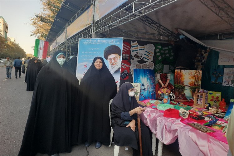 جشن روز دانش آموز و روز مبارزه با استکبار جهانی
